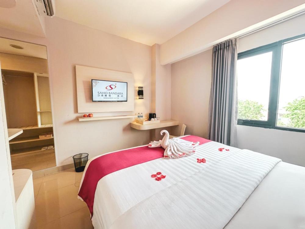 เฟฟโฮเต็ล บันดารา ตังเกรัง Hotel ทังเกอรัง ภายนอก รูปภาพ