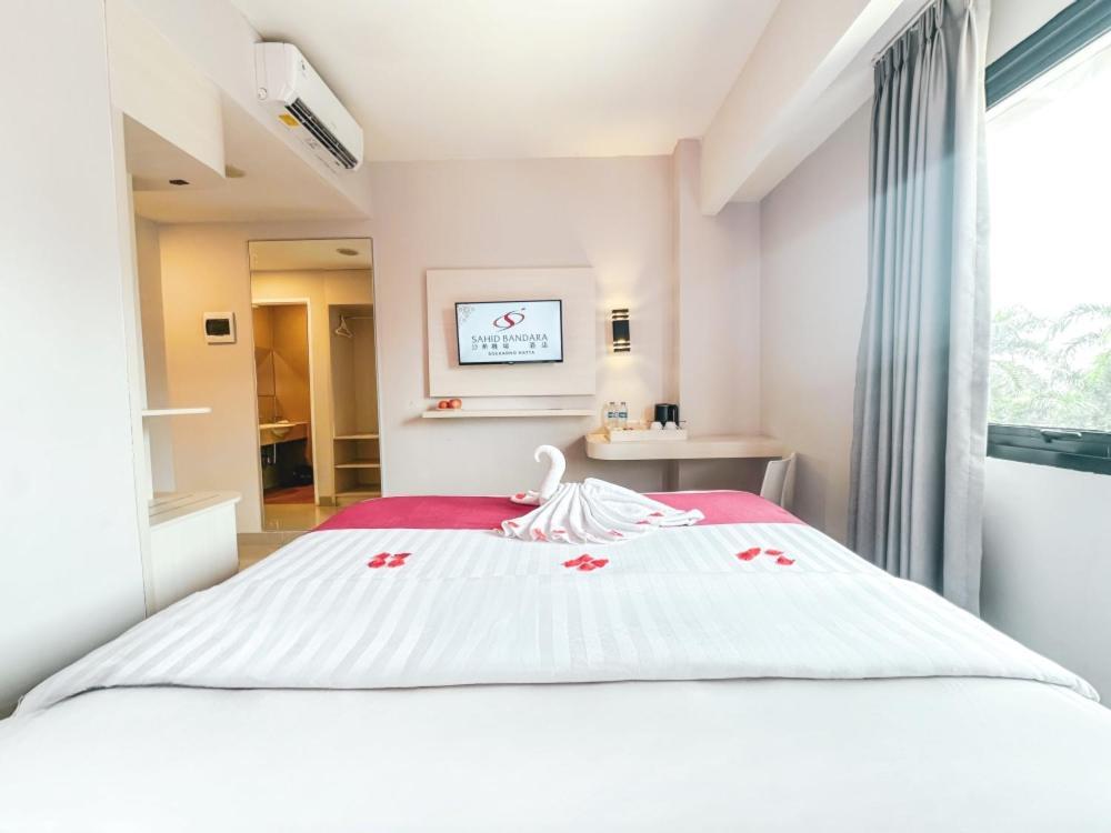 เฟฟโฮเต็ล บันดารา ตังเกรัง Hotel ทังเกอรัง ภายนอก รูปภาพ
