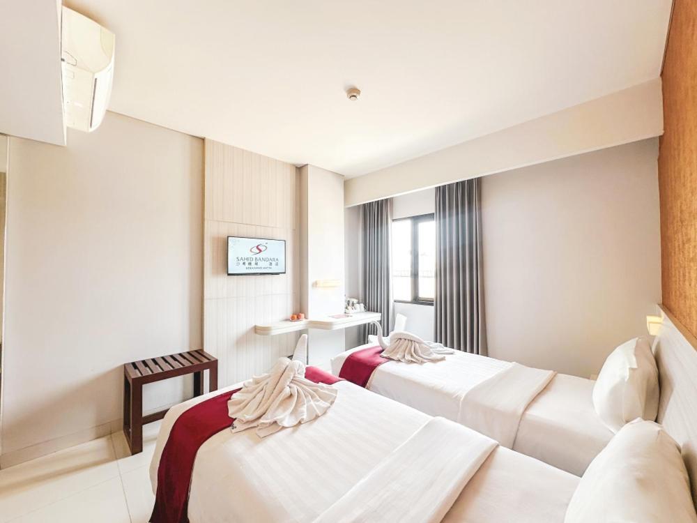 เฟฟโฮเต็ล บันดารา ตังเกรัง Hotel ทังเกอรัง ภายนอก รูปภาพ